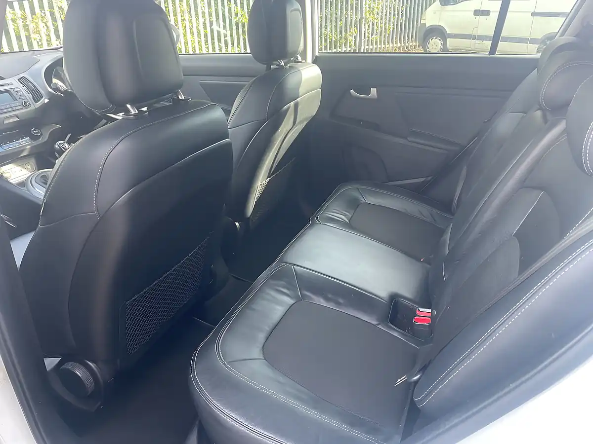 Used 2015 Kia Sportage Isg 2 White - Interior and Exterior details 11