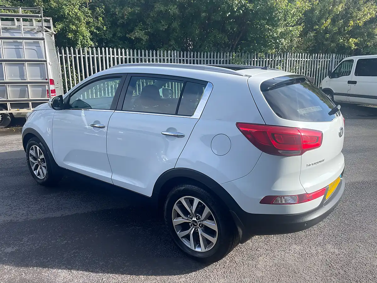 Used 2015 Kia Sportage Isg 2 White - Interior and Exterior details 6