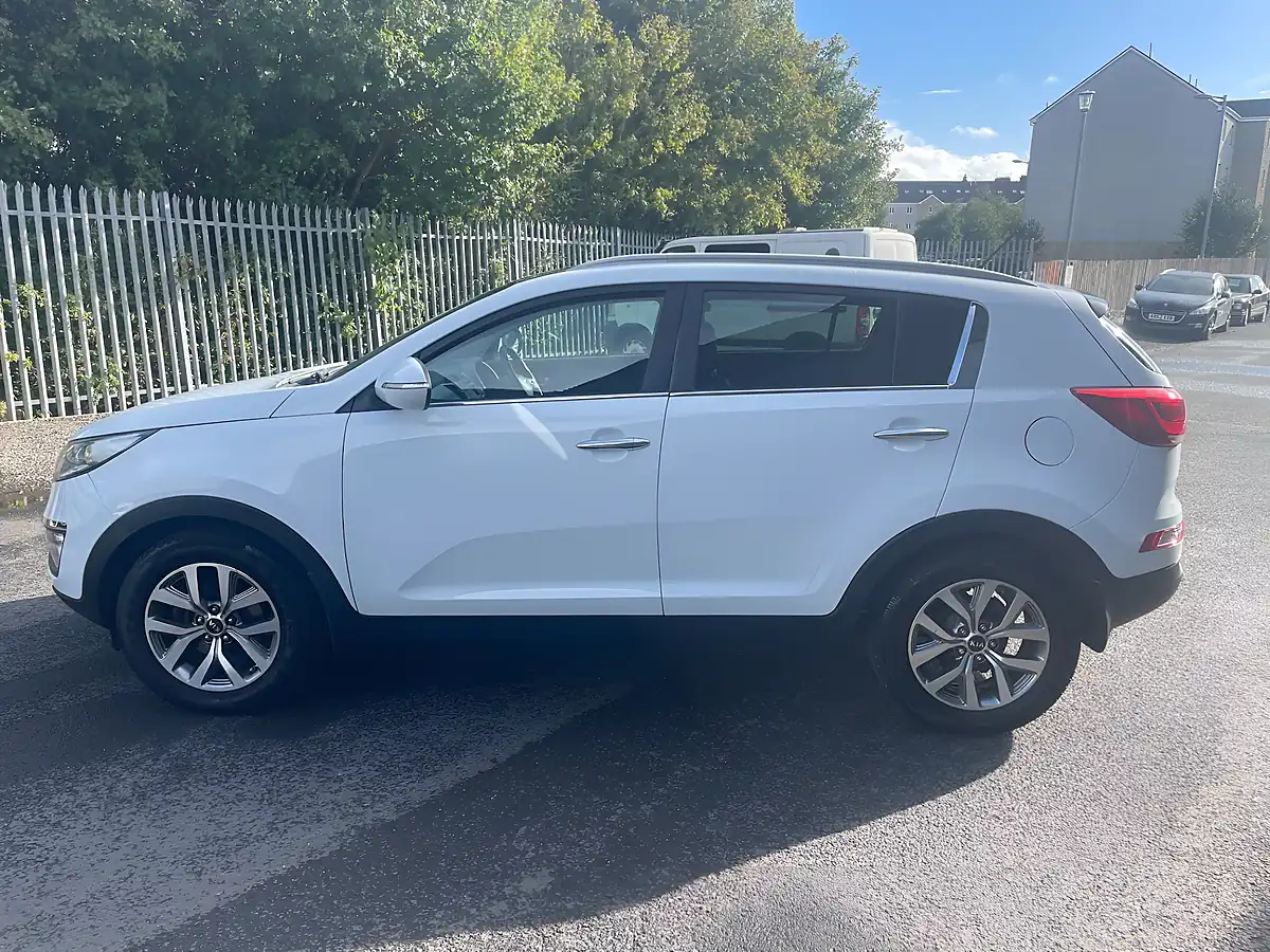 Used 2015 Kia Sportage Isg 2 White - Interior and Exterior details 7
