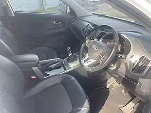 Used 2015 Kia Sportage Isg 2 White - Interior and Exterior details 9