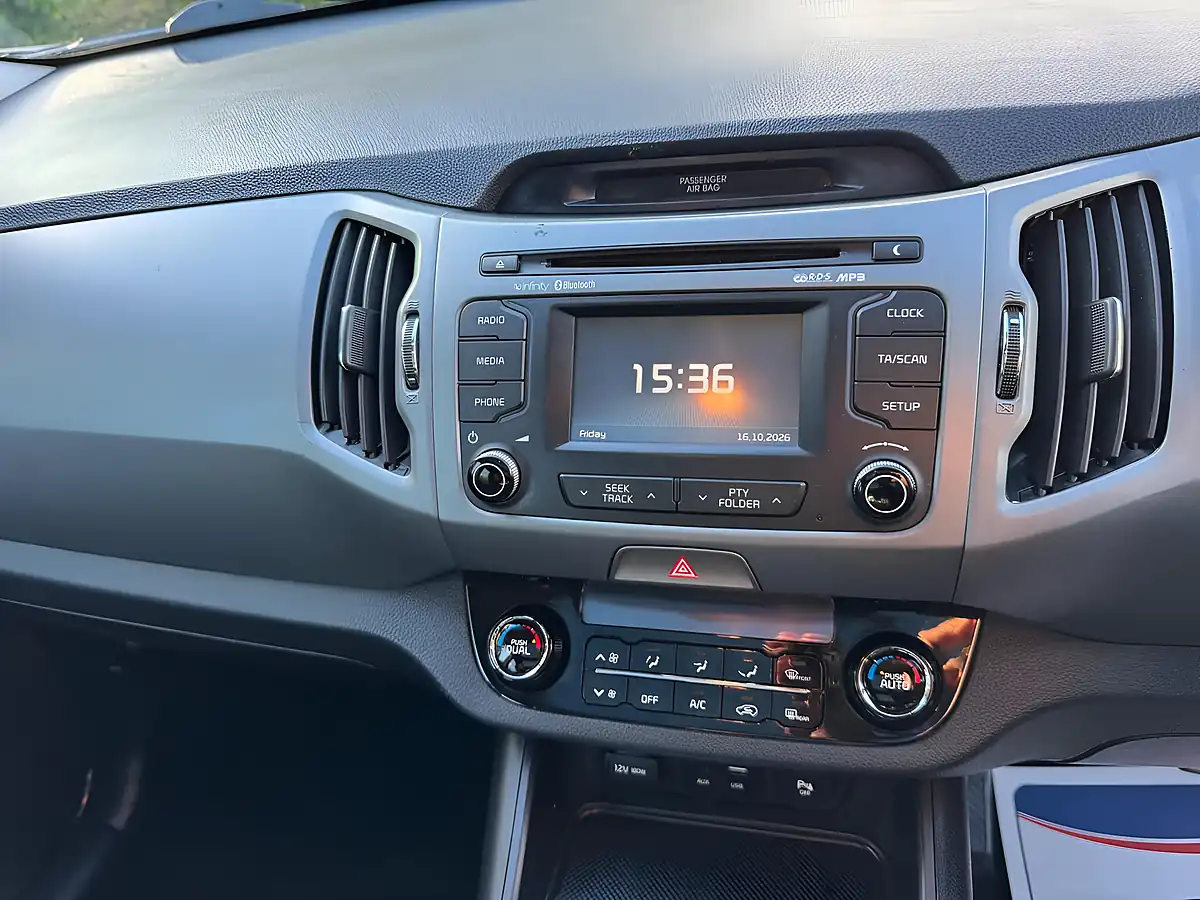 Used 2015 Kia Sportage KX-3 Silver - Interior and Exterior details 14