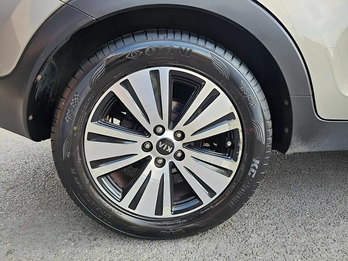 Used 2015 Kia Sportage KX-3 Silver - Interior and Exterior details 18