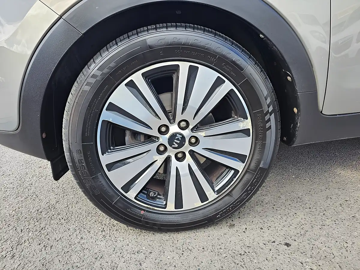 Used 2015 Kia Sportage KX-3 Silver - Interior and Exterior details 20