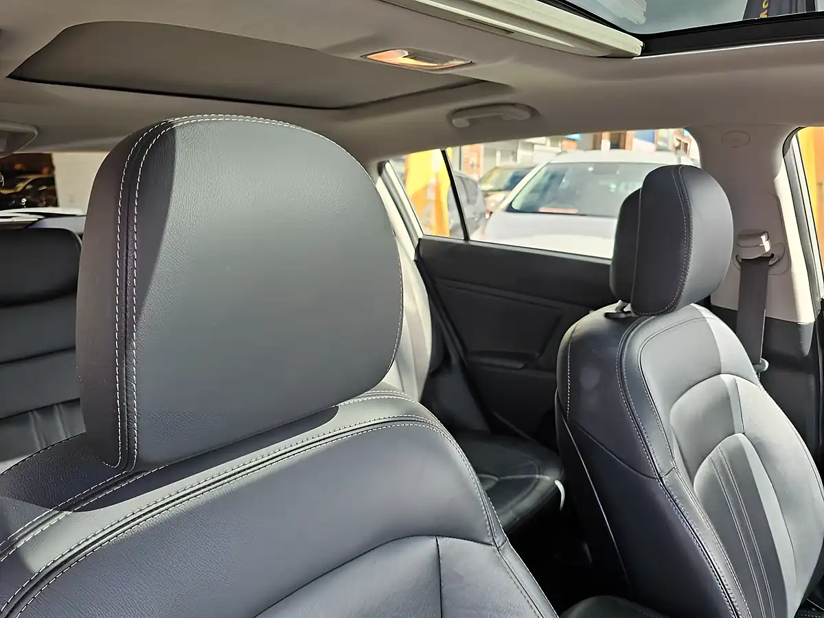 Used 2015 Kia Sportage KX-3 Silver - Interior and Exterior details 7