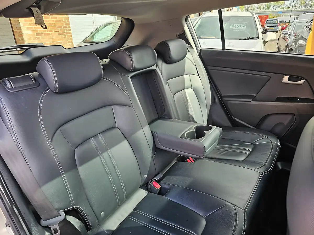 Used 2015 Kia Sportage KX-3 Silver - Interior and Exterior details 9