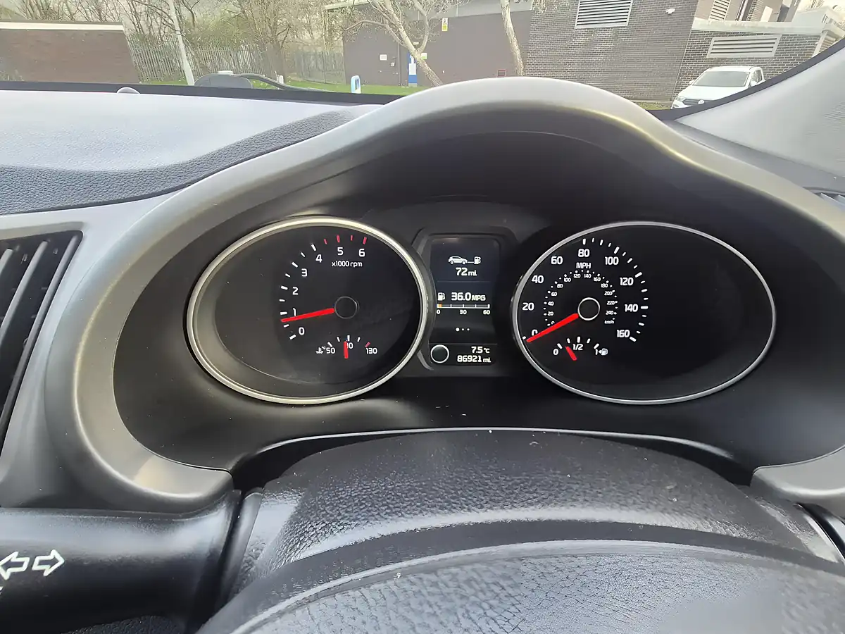 Used 2015 Kia Sportage KX-4 White - Interior and Exterior details 16
