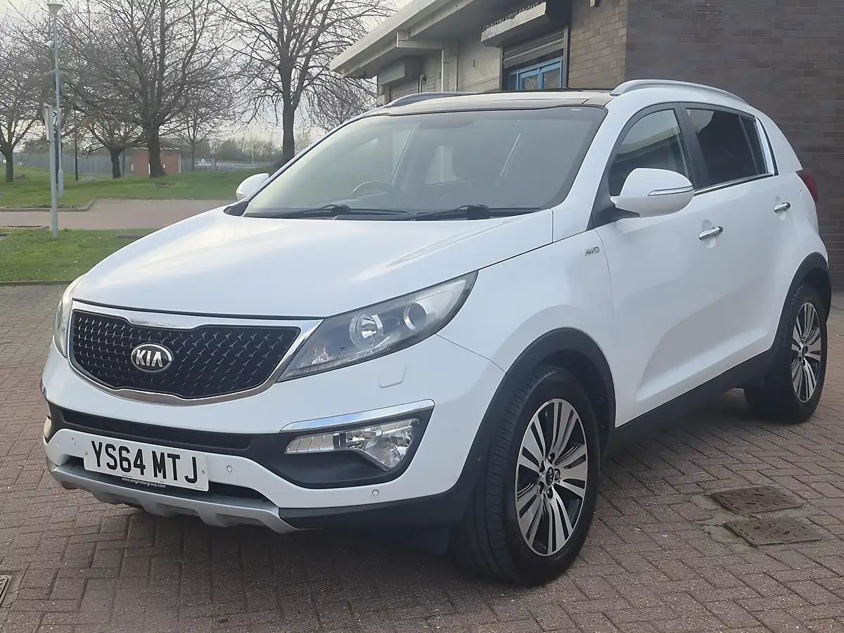 Used 2015 Kia Sportage KX-4 White - Interior and Exterior details 9
