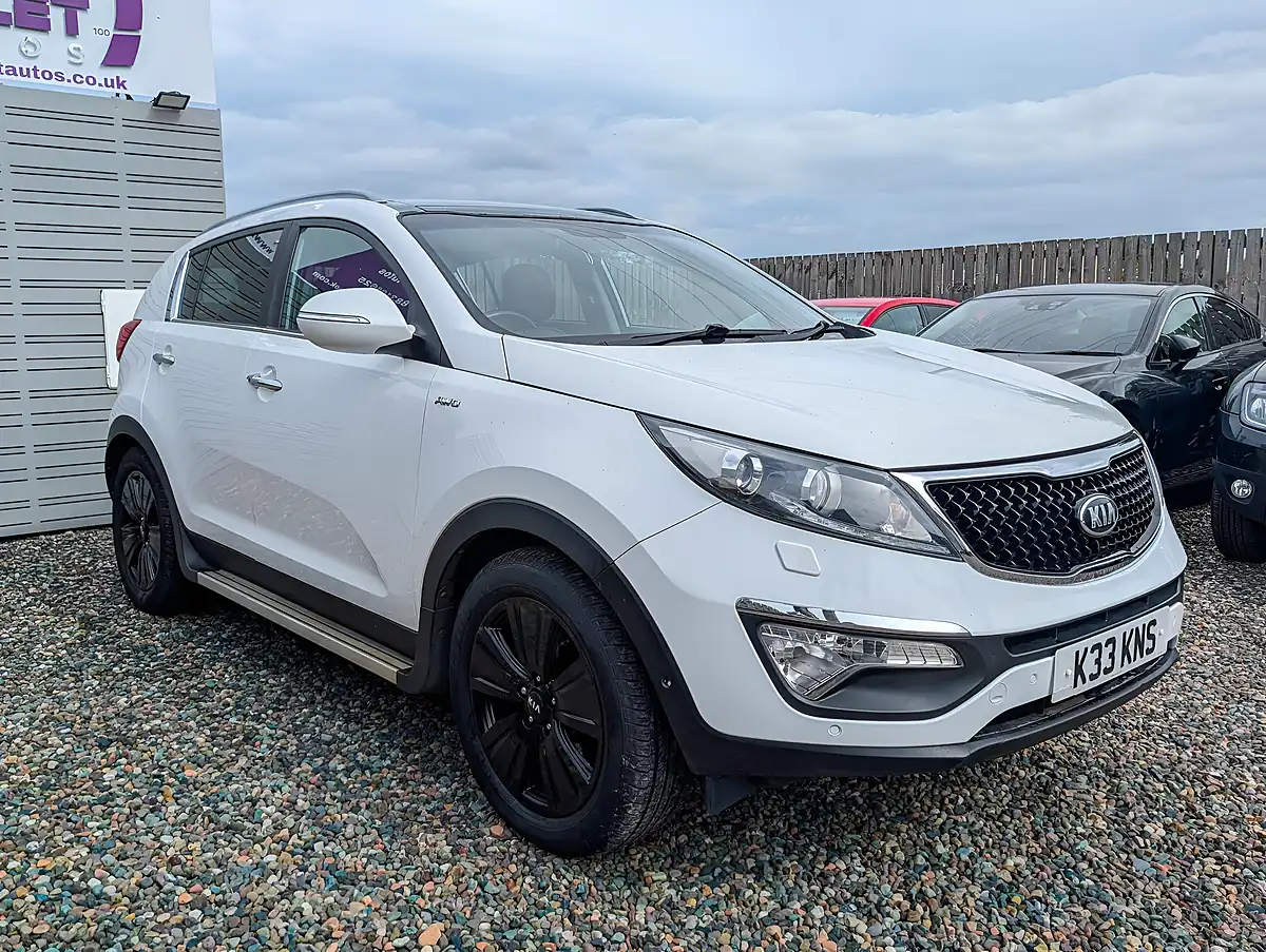Used 2015 Kia Sportage KX-4 White - Front View