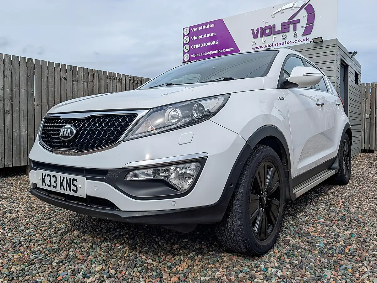 Used 2015 Kia Sportage KX-4 White - Interior and Exterior details 10
