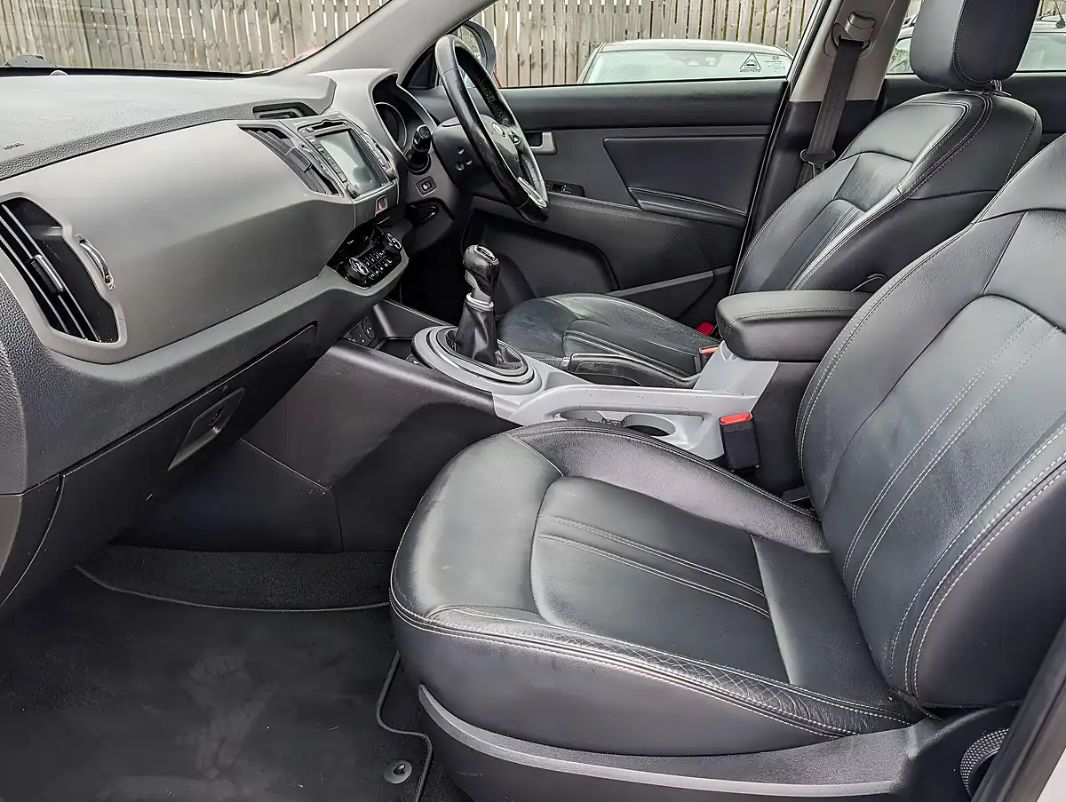 Used 2015 Kia Sportage KX-4 White - Interior and Exterior details 18