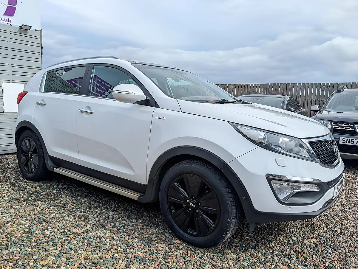 Used 2015 Kia Sportage KX-4 White - Interior and Exterior details 5