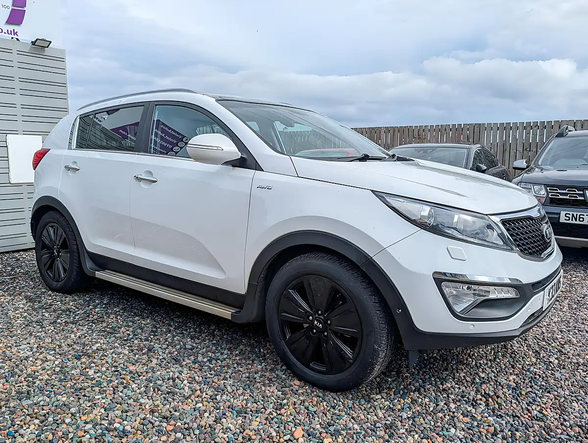 Used 2015 Kia Sportage KX-4 White - Interior and Exterior details 7