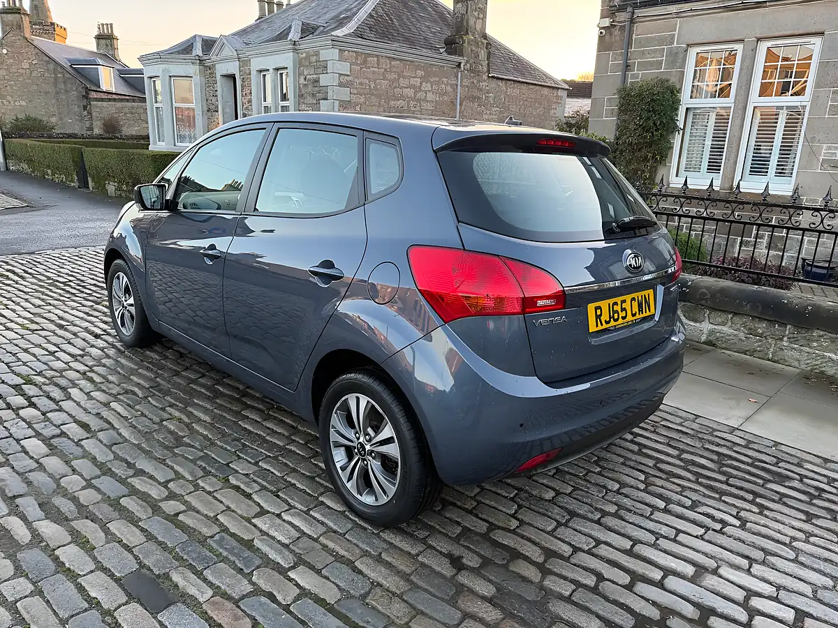 Used 2015 Kia Venga 2 Planet Blue - Interior and Exterior details 10