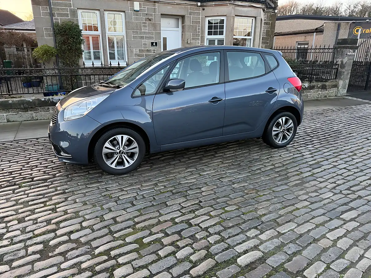 Used 2015 Kia Venga 2 Planet Blue - Interior and Exterior details 11