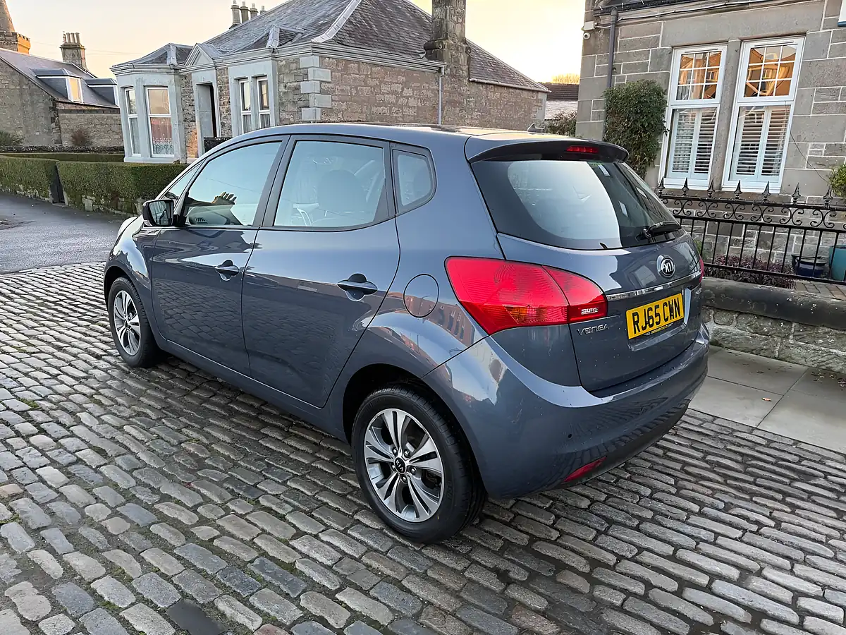 Used 2015 Kia Venga 2 Planet Blue - Interior and Exterior details 12