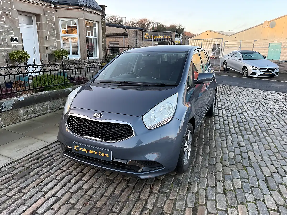 Used 2015 Kia Venga 2 Planet Blue - Interior and Exterior details 3