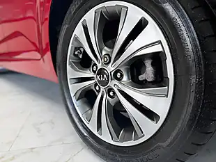 Used 2015 Kia Venga 2 Red - Interior and Exterior details 10