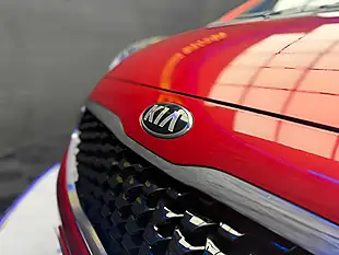 Used 2015 Kia Venga 2 Red - Interior and Exterior details 11
