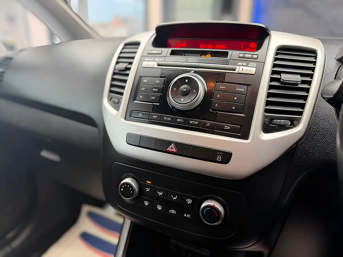 Used 2015 Kia Venga 2 Red - Interior and Exterior details 19