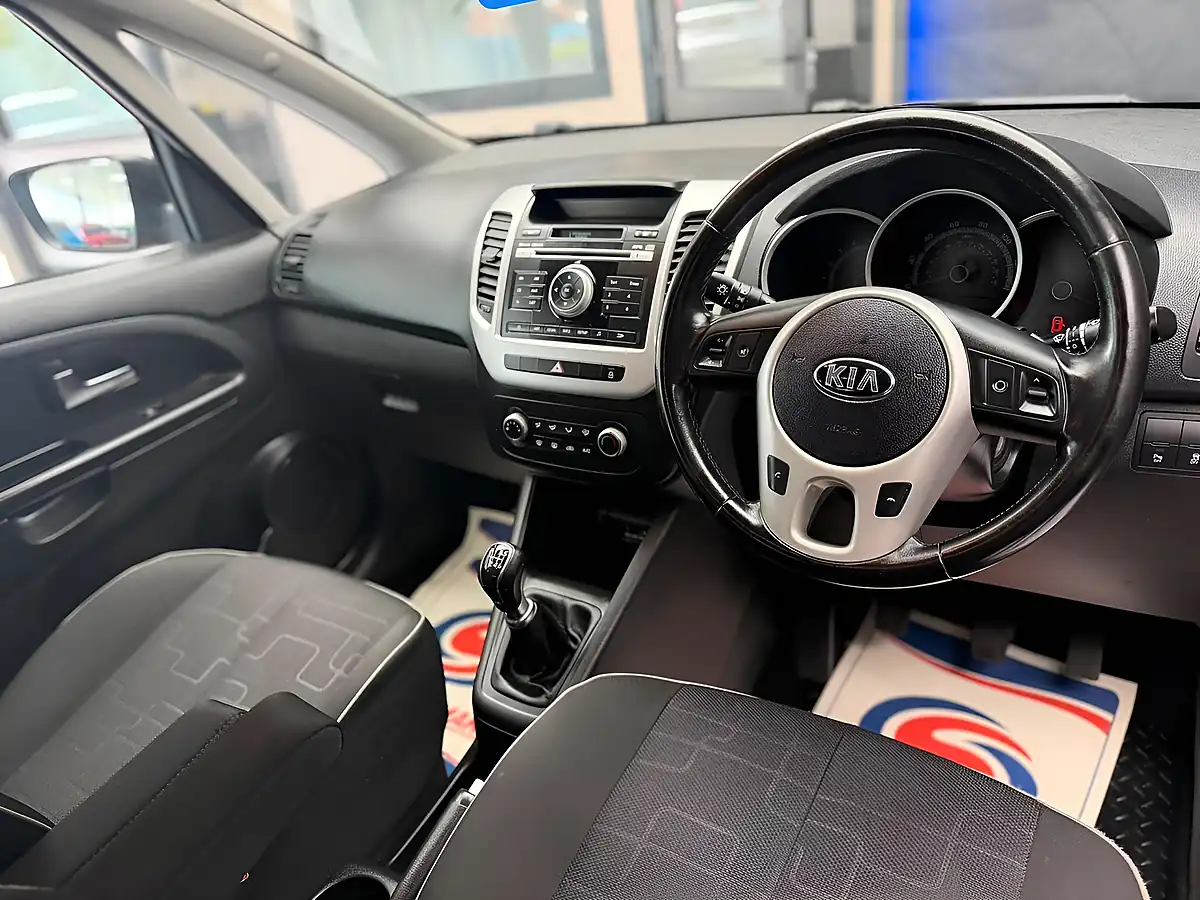 Used 2015 Kia Venga 2 Red - Interior and Exterior details 20