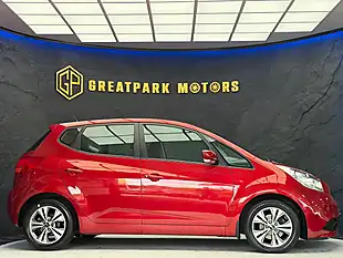 Used 2015 Kia Venga 2 Red - Interior and Exterior details 4