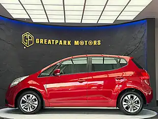 Used 2015 Kia Venga 2 Red - Interior and Exterior details 8