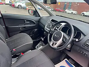 Used 2015 Kia Venga 2 Red - Interior and Exterior details 11