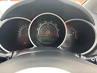 Used 2015 Kia Venga 2 Red - Interior and Exterior details 13