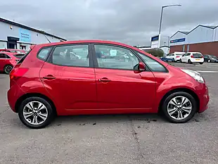 Used 2015 Kia Venga 2 Red - Interior and Exterior details 4