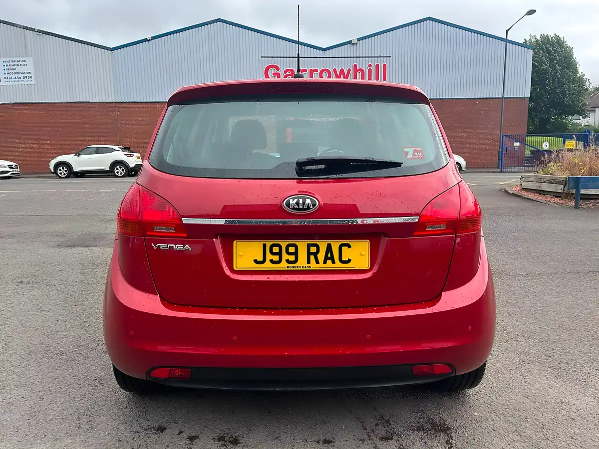 Used 2015 Kia Venga 2 Red - Interior and Exterior details 6