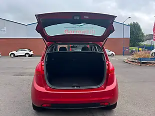 Used 2015 Kia Venga 2 Red - Interior and Exterior details 7