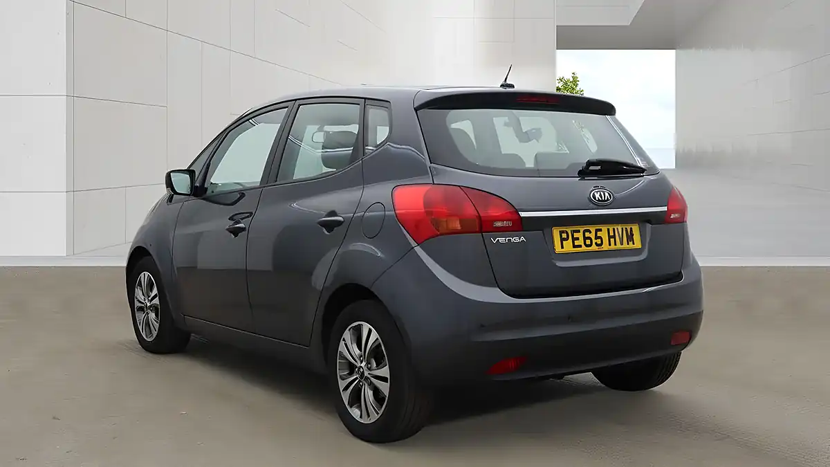 Used 2015 Kia Venga 2 Silver - Interior and Exterior details 4