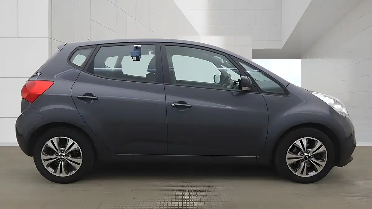 Used 2015 Kia Venga 2 Silver - Interior and Exterior details 5