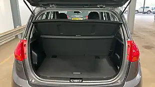 Used 2015 Kia Venga 2 Silver - Interior and Exterior details 9