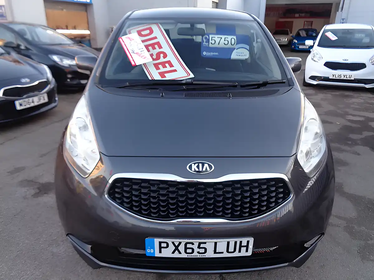 Used 2015 Kia Venga 2 Silver - Interior and Exterior details 14