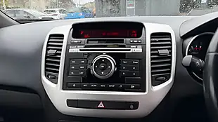 Used 2015 Kia Venga 2 White - Interior and Exterior details 10