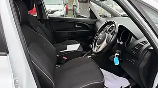 Used 2015 Kia Venga 2 White - Interior and Exterior details 13