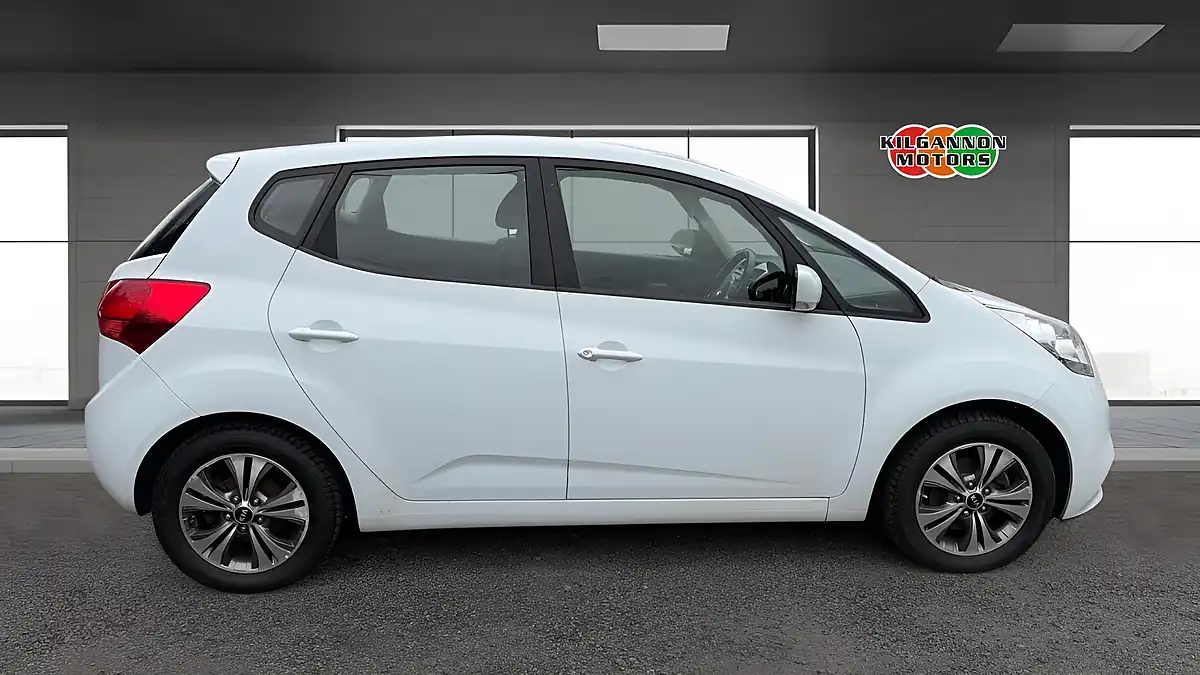 Used 2015 Kia Venga 2 White - Interior and Exterior details 16