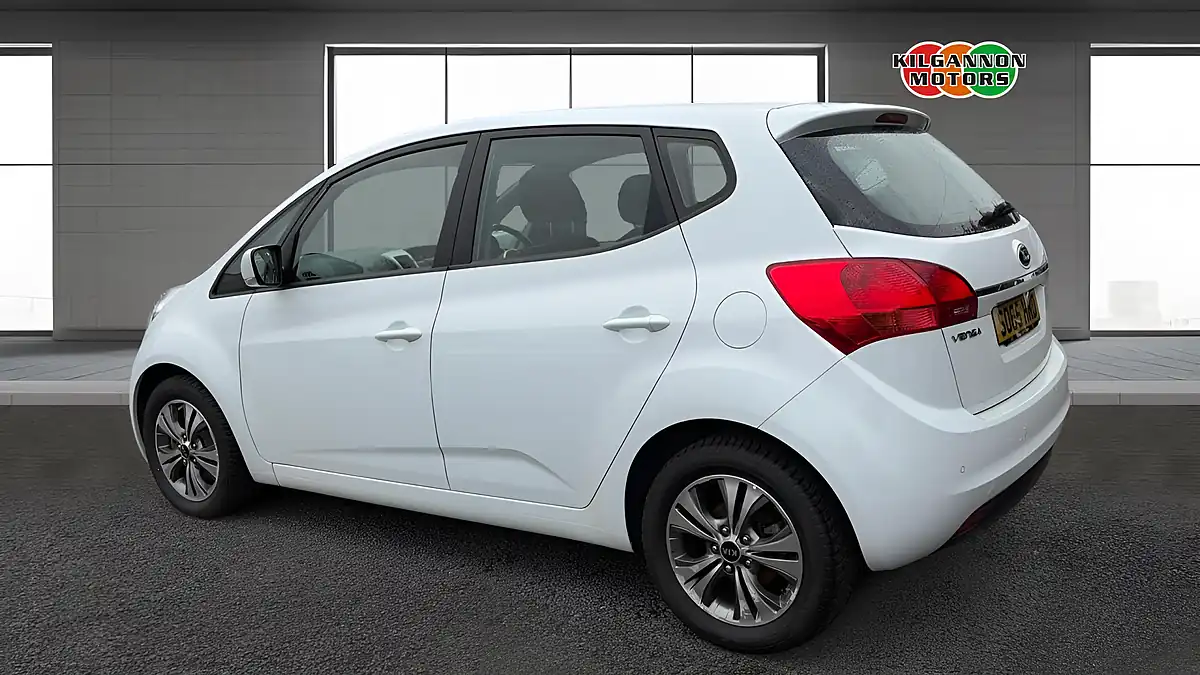 Used 2015 Kia Venga 2 White - Interior and Exterior details 2
