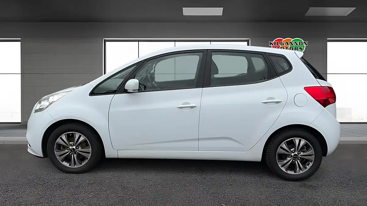 Used 2015 Kia Venga 2 White - Interior and Exterior details 3