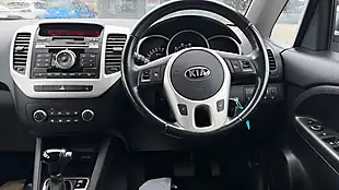 Used 2015 Kia Venga 2 White - Interior and Exterior details 8