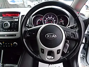 Used 2015 Kia Venga 2 White - Interior and Exterior details 7