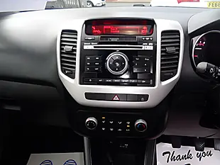 Used 2015 Kia Venga 2 White - Interior and Exterior details 8