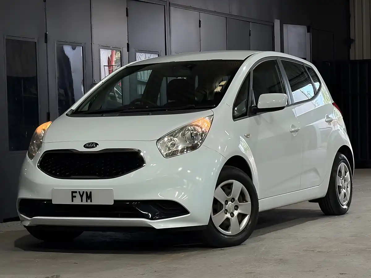 Used 2015 Kia Venga Ecodynamics 1 White - Interior and Exterior details 15