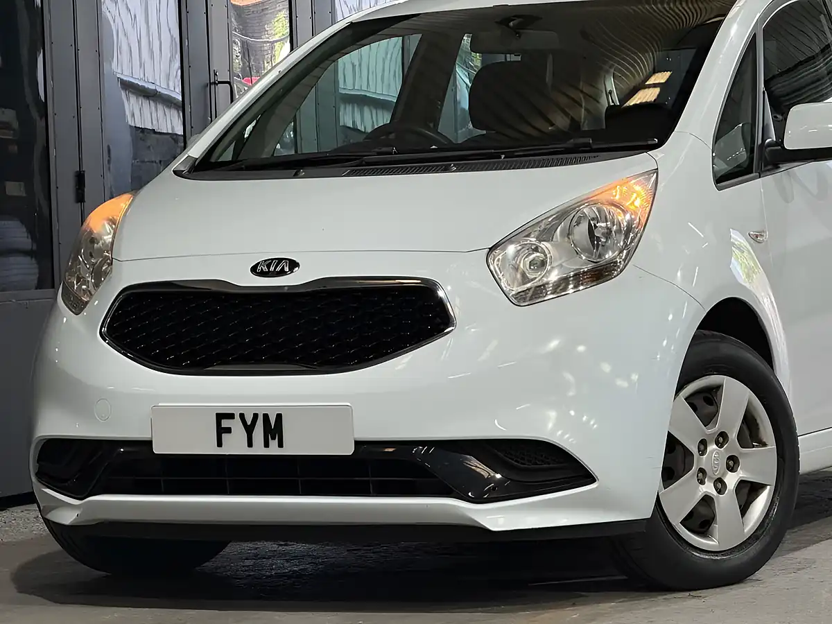 Used 2015 Kia Venga Ecodynamics 1 White - Interior and Exterior details 18