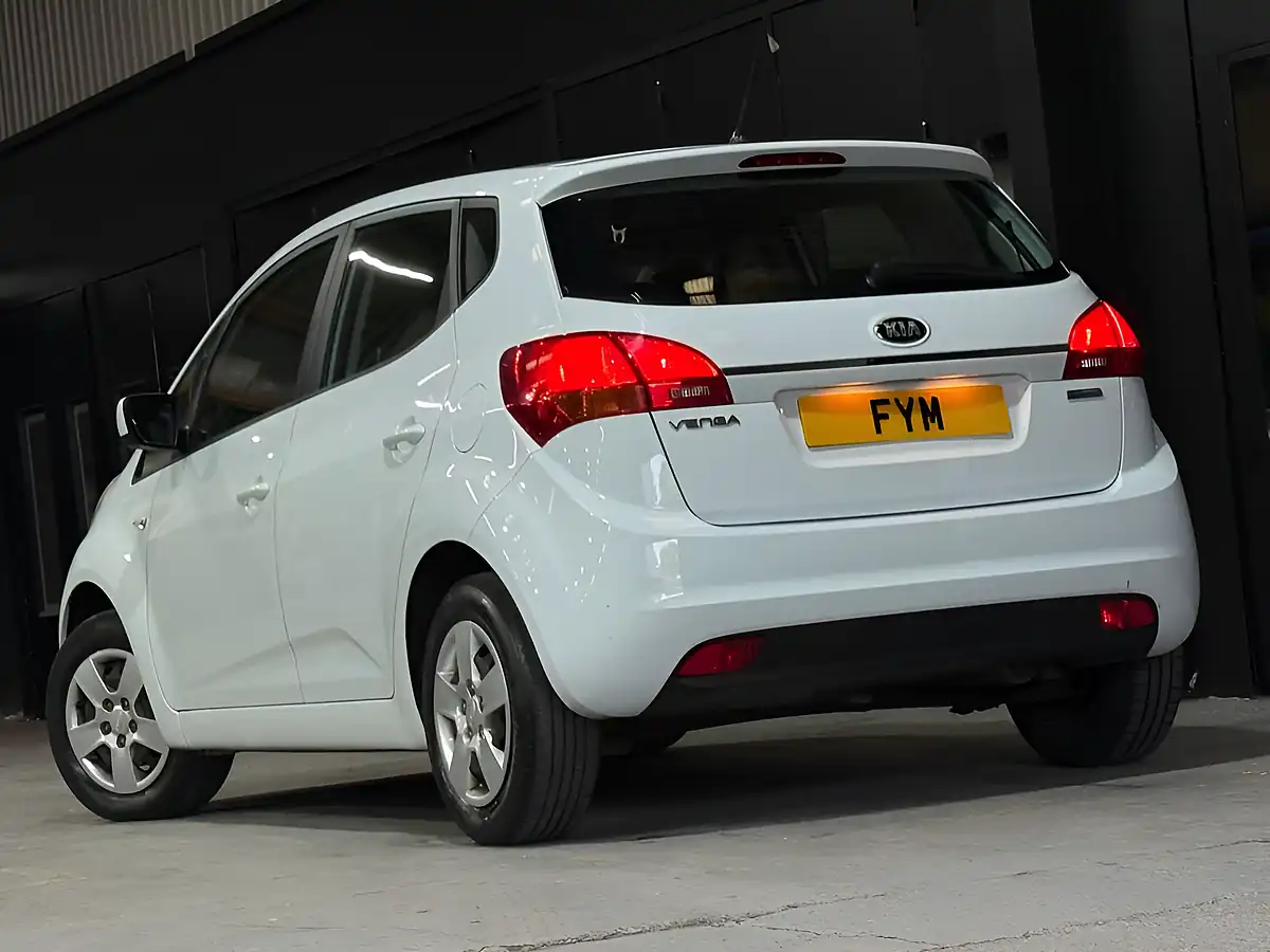 Used 2015 Kia Venga Ecodynamics 1 White - Interior and Exterior details 20