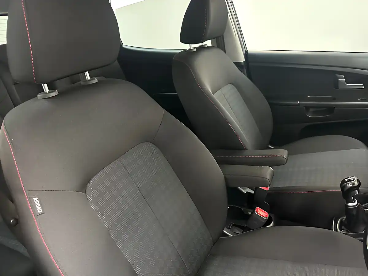 Used 2015 Kia Venga SR7 Black - Interior and Exterior details 10