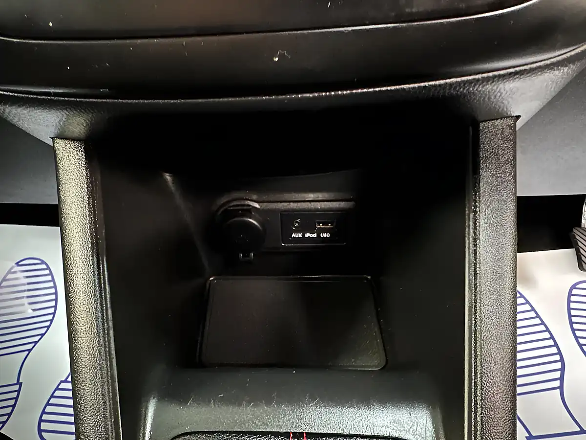 Used 2015 Kia Venga SR7 Black - Interior and Exterior details 11