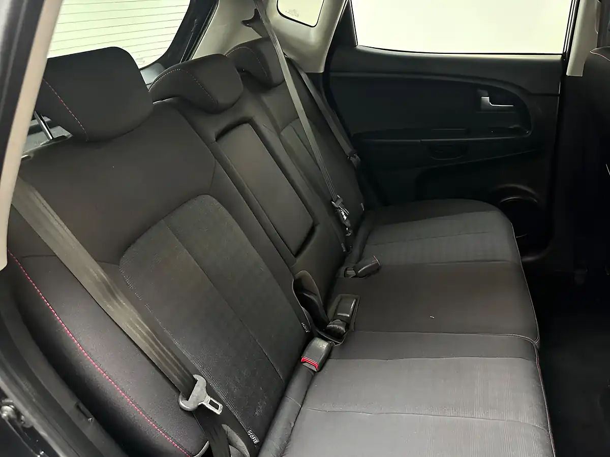 Used 2015 Kia Venga SR7 Black - Interior and Exterior details 13