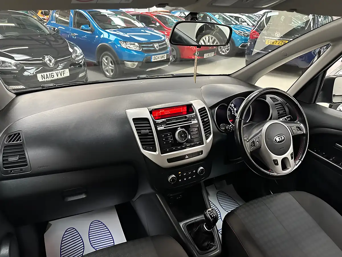 Used 2015 Kia Venga SR7 Black - Interior and Exterior details 15